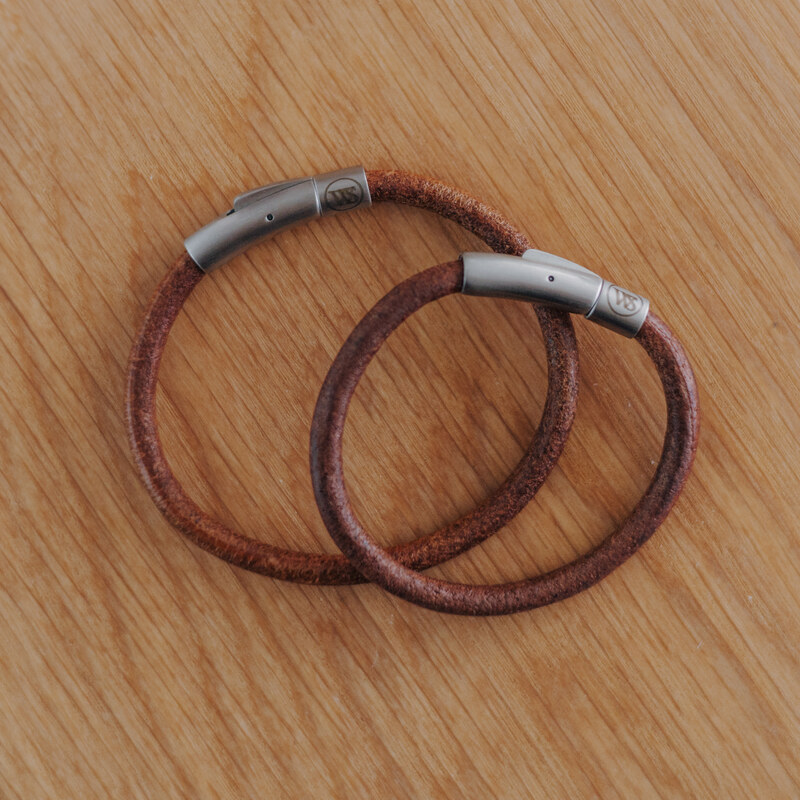 Wood Style Náramek kulatý se stříbrným zapínáním