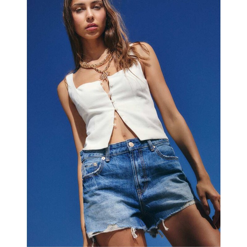 Stradivarius D75 ripped denim shorts in overdyed blue