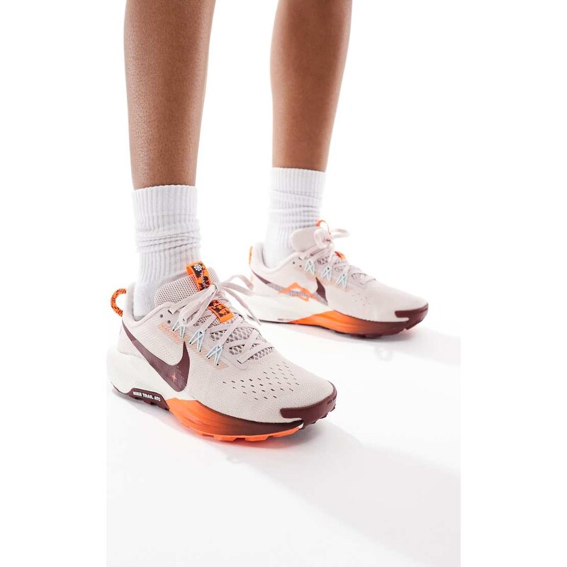 Nike Running ReactX Pegasus Trail 5 trainers in beige and orange-Red 107714424