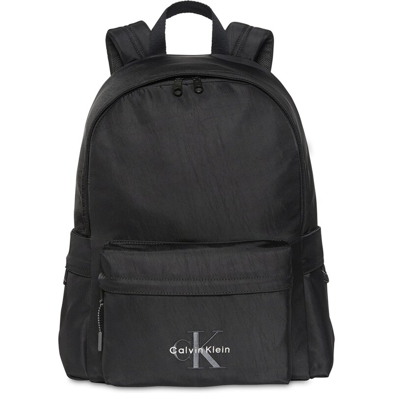 Calvin Klein Batoh Monologo Embroidery Dome šedá / černá / bílá