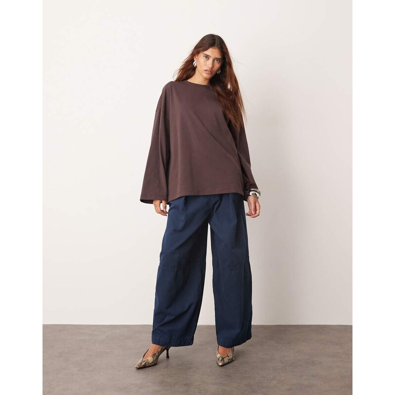 ARRANGE Remi casual twill barrel trouser in navy