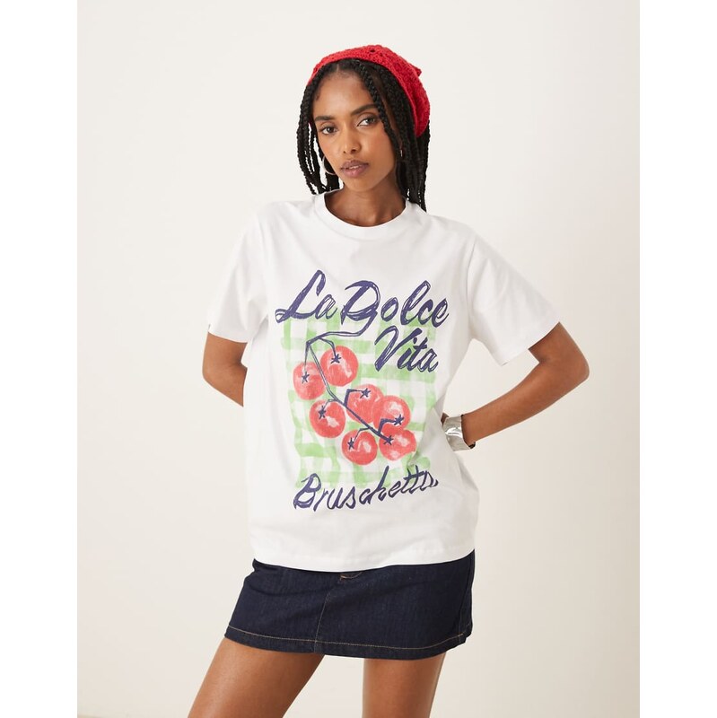 ASOS DESIGN regular fit la dolce tomato graphic in white 110919099