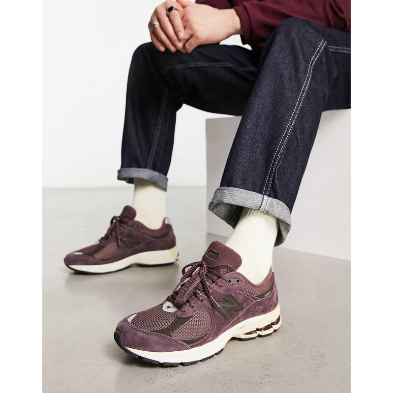 New Balance 2002 trainers in brown