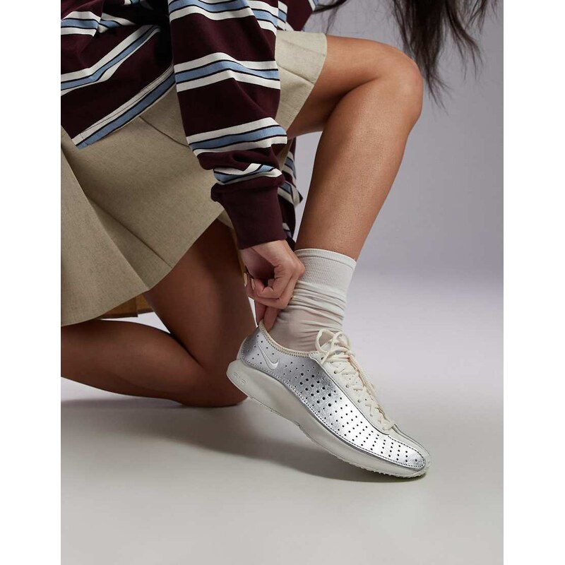 Nike Air Superfly unisex trainers in white and silver