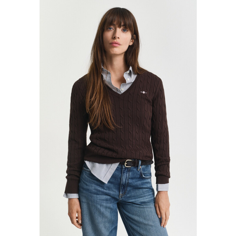 SVETR GANT STRETCH COTTON CABLE V-NECK DEEP BROWN