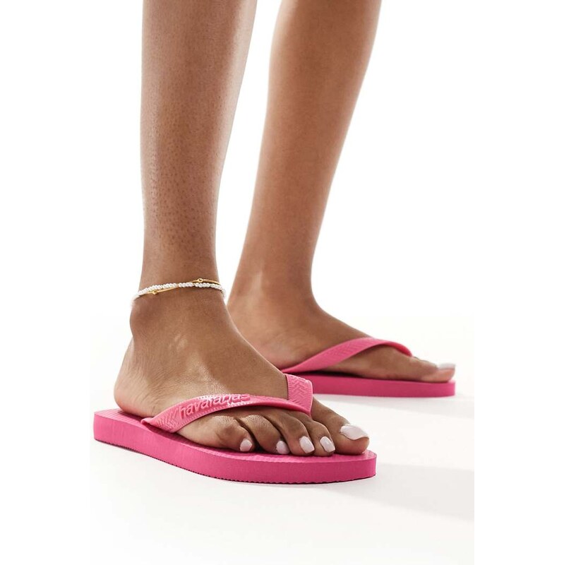Havaianas classic flip flops in pink 107777317
