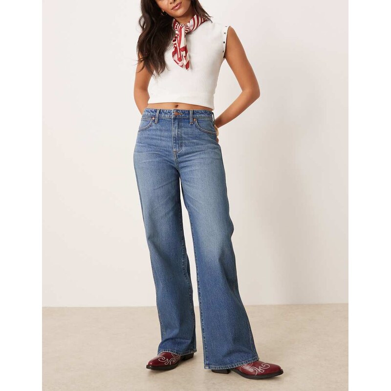 Wrangler loose straight fit jeans in washed mid blue 115667183