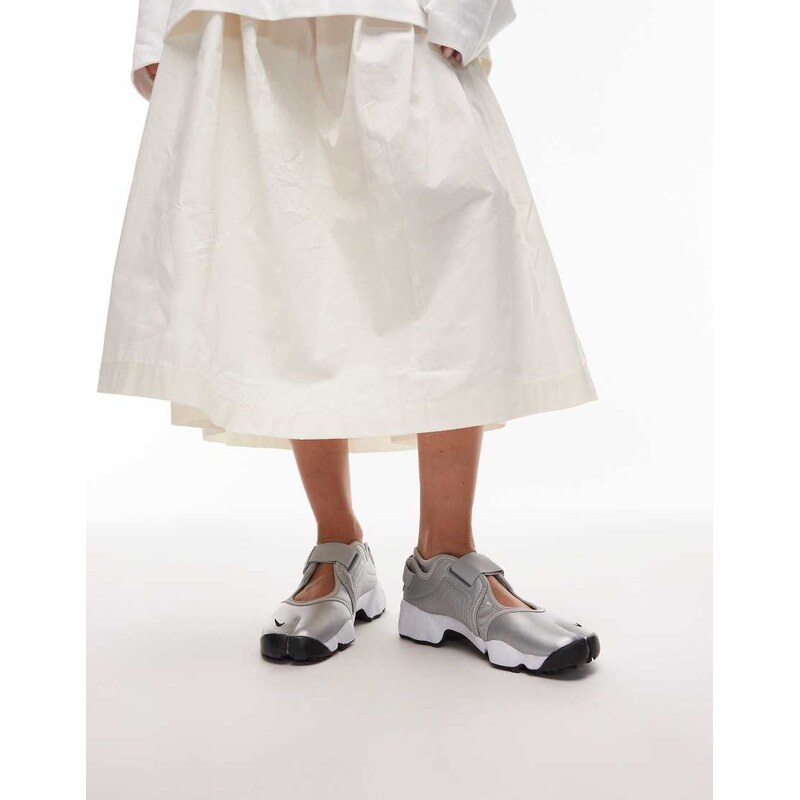 Nike Air Rift unisex trainers in silver