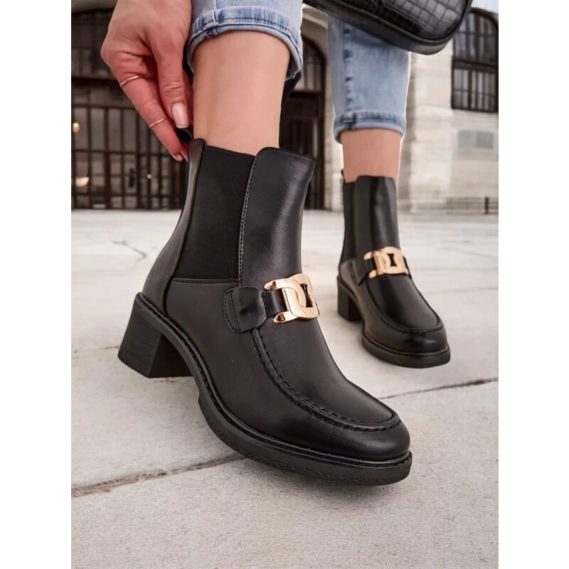 Resti Womens ankle boots on a low heel Ewios