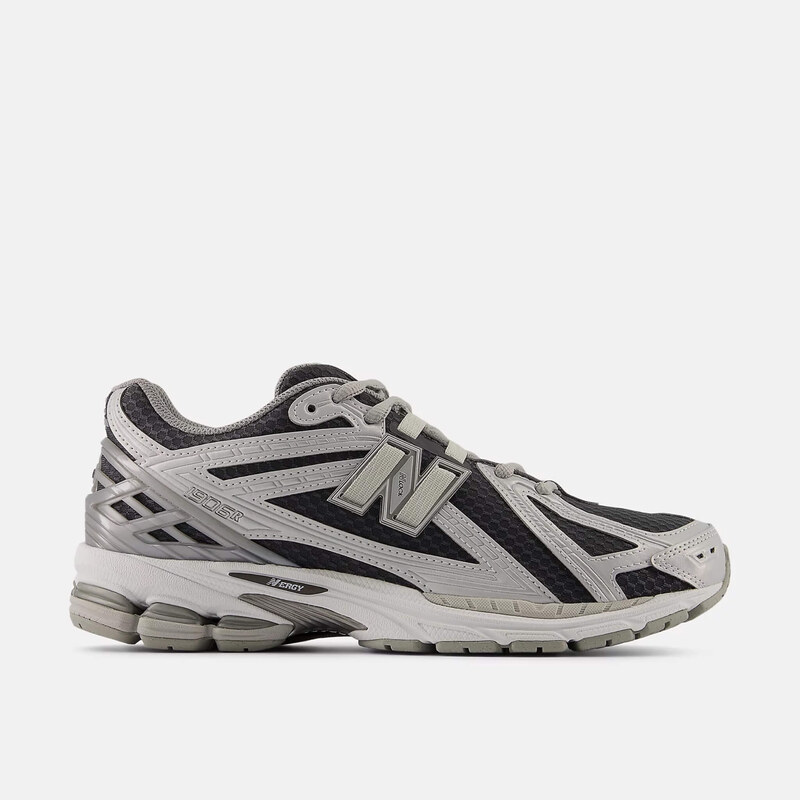 Unisex stříbrno-černé volnočasové tenisky New Balance U1906R