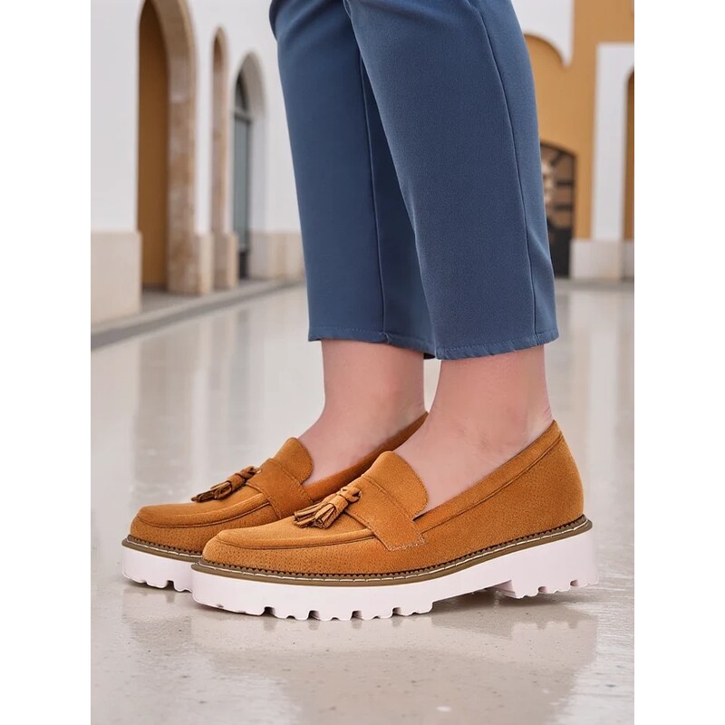 Resti Womens Perforated Moccasins Esiobb
