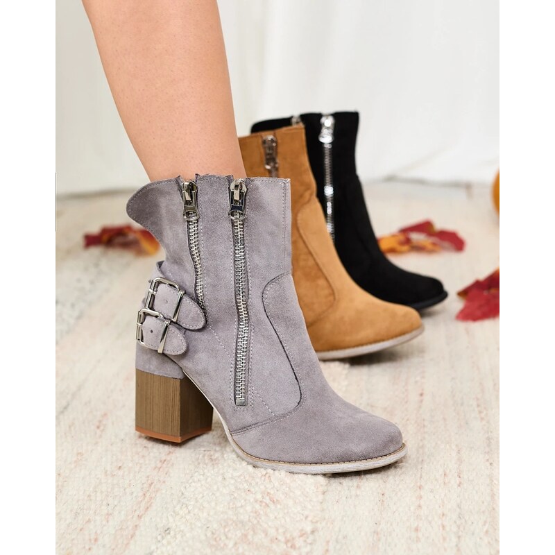 Resti Womens gray boots with Feirrgo decoration