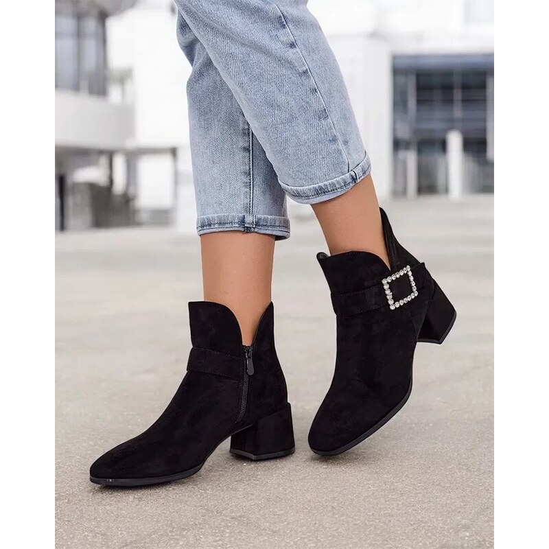 Resti Womens ankle boots with low heel Vetti