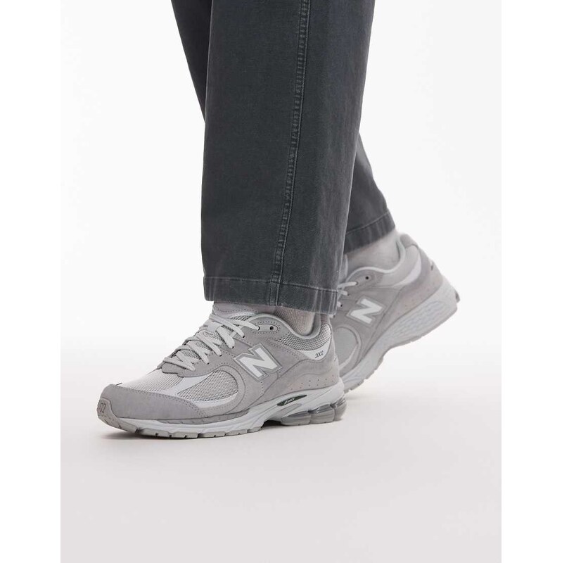 New Balance 2002 unisex trainers in white and grey