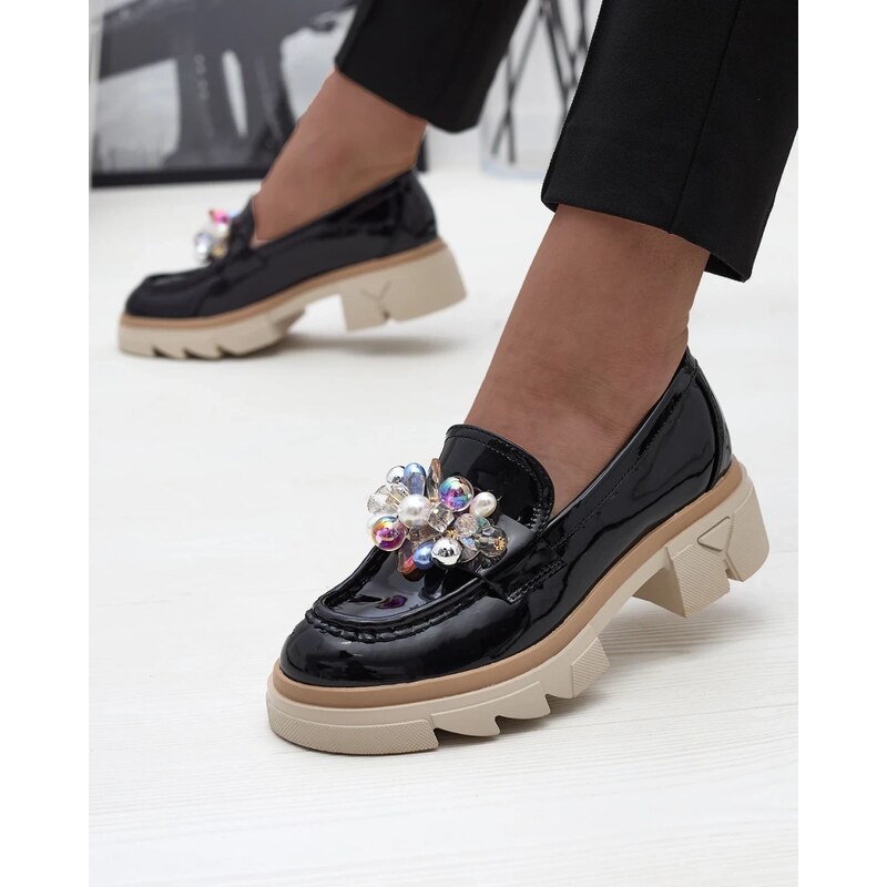 Resti Lacquered black moccasins for women Geloppa - Footwear