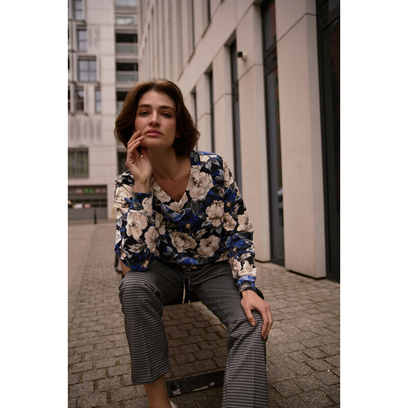 Marisse Black Floral V-Neck Sweatshirt