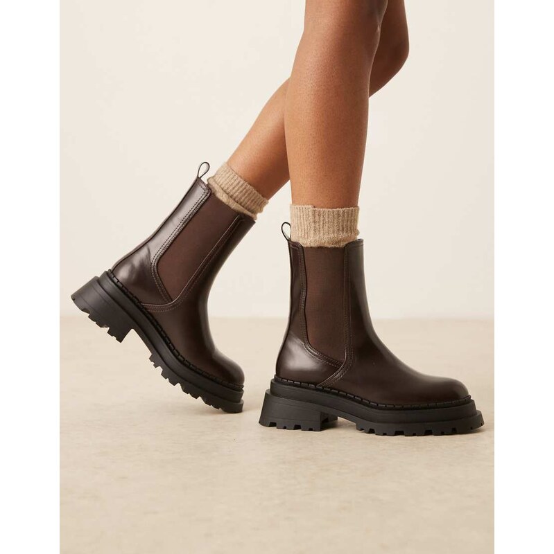 ASOS DESIGN Austin chunky chelsea boots in chocolate-Brown