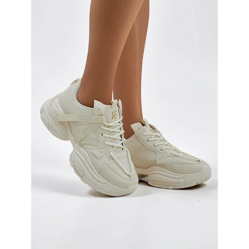 Resti Womens sporty sneakers with a thicker sole Quensi