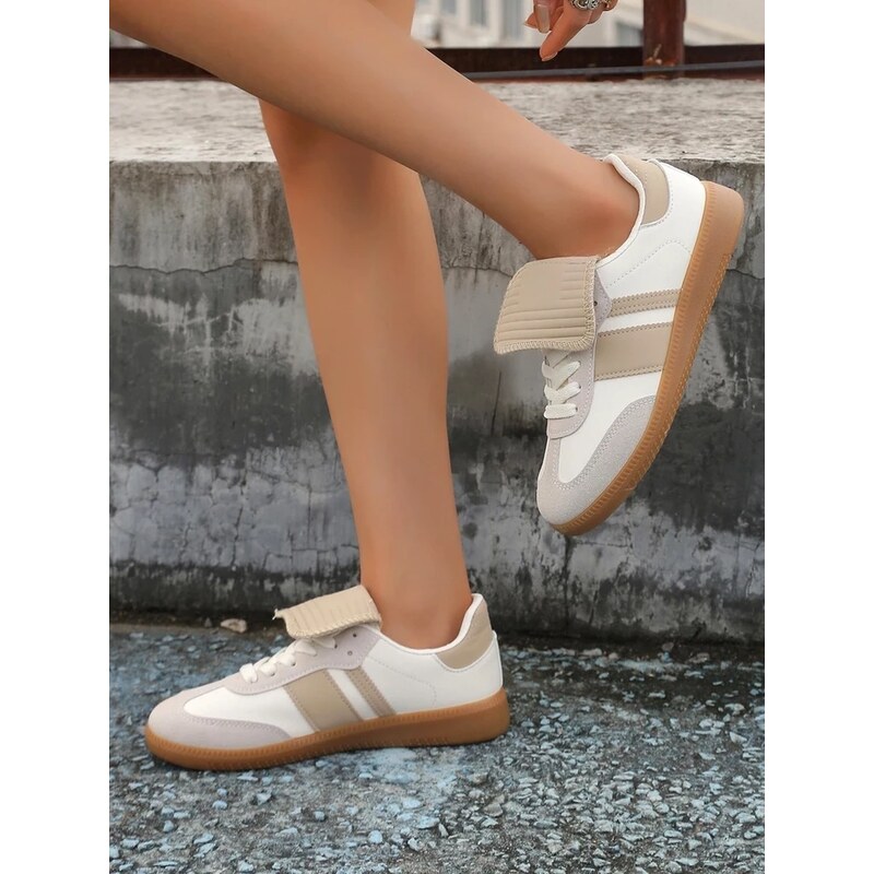 Resti Womens Sport Sneakers Ensire