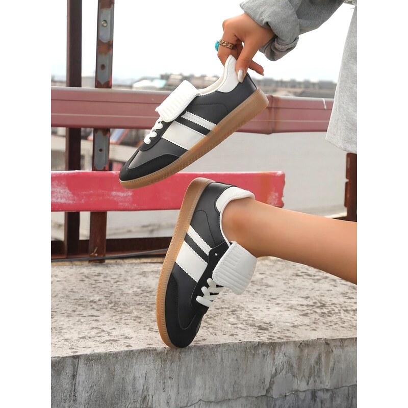 Resti Womens sports sneakers Ensire