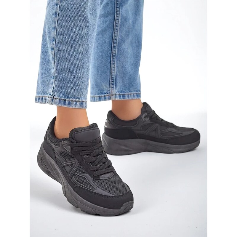 Resti Womens sport sneakers on a thicker sole Moderax