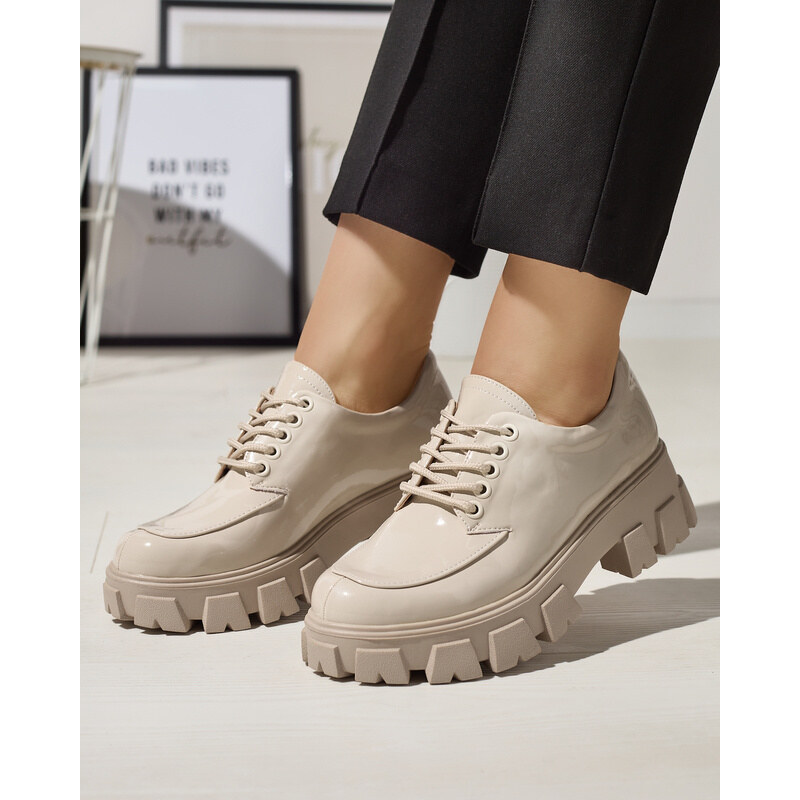 Resti Womens light beige lacquered lace-up shoes Ginara -