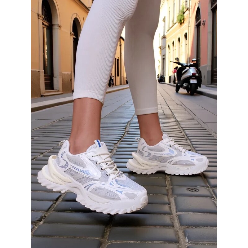 Resti Womens lacquered sneakers Leysi