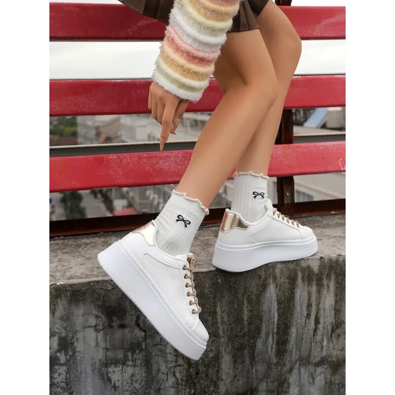 Resti Womens sporty sneakers with decorative laces Eone