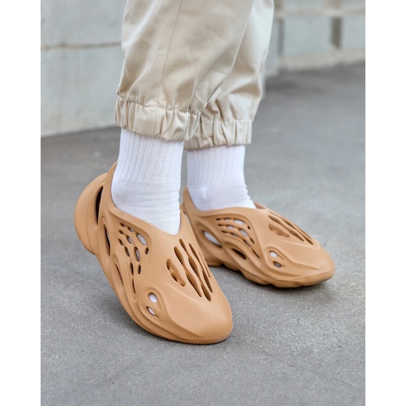 Resti Womens sports shoes with cutouts in camel Loydi