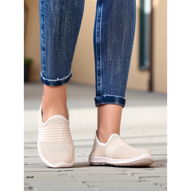Resti Womens slip-on sports shoes Ollabes