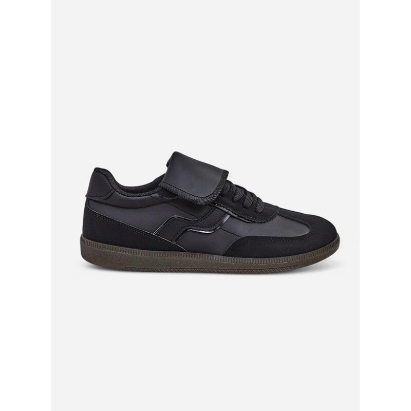 Resti Womens Sport Sneakers Niss