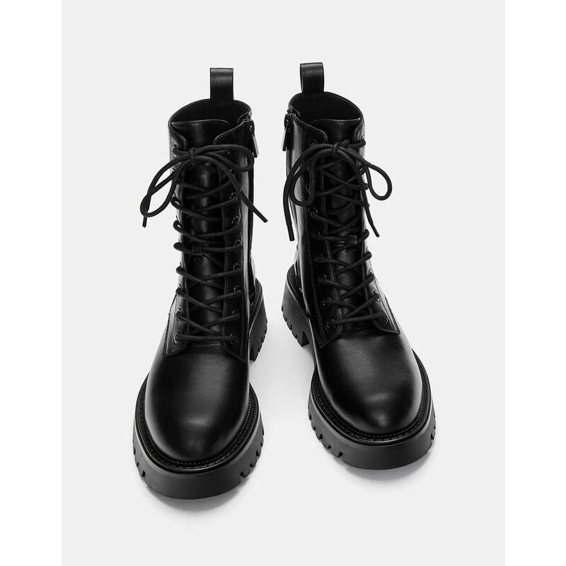 Pull&Bear Lace-up flat ankle boots in black