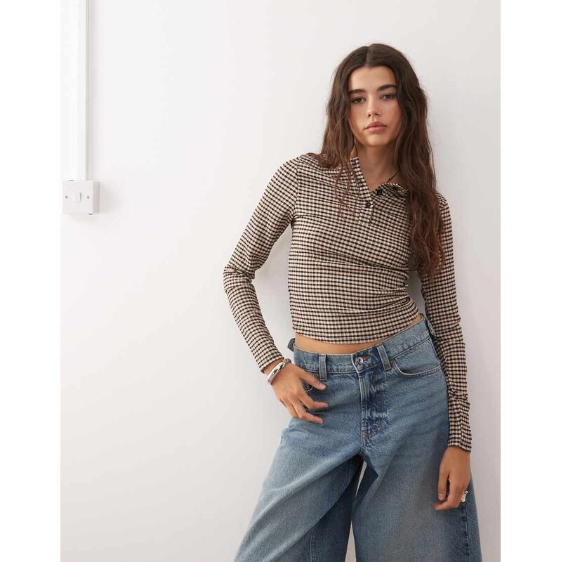 COLLUSION textured henley top in brown check