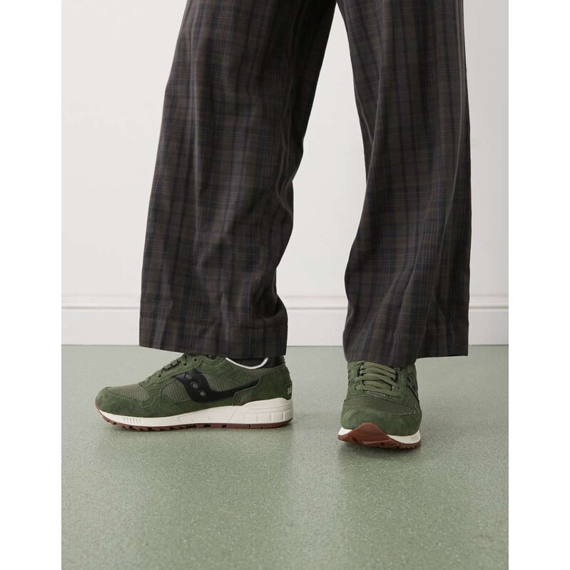 Saucony Shadow 5000 trainers in green and black