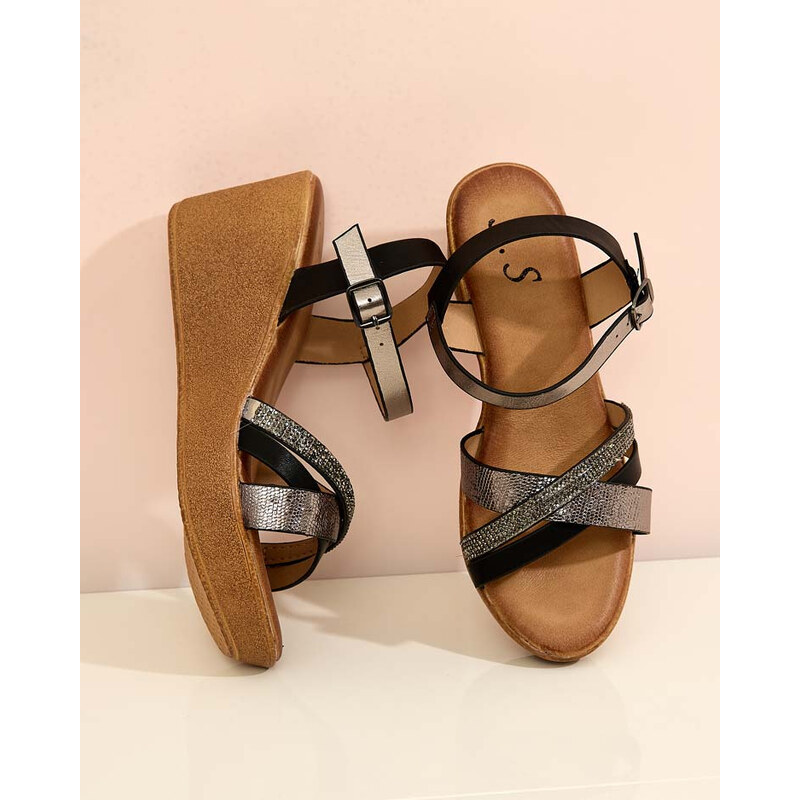 Resti Womens sandals with zircons Bozi