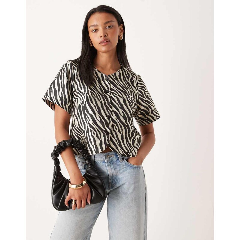 YAS structured top in black and white zebra print