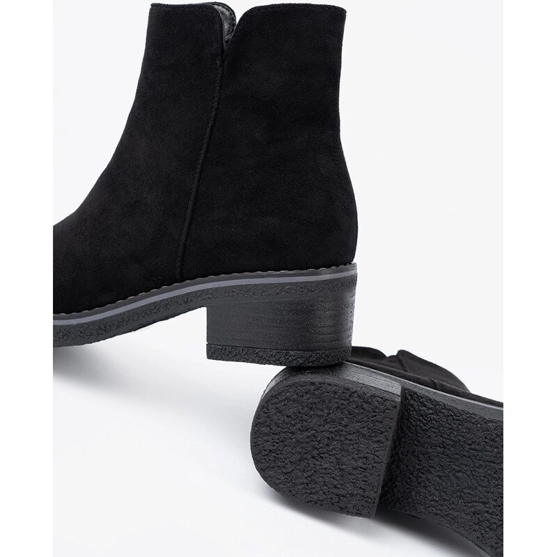 Módní dámské černé kotníkové boty na pohodlném podpatku