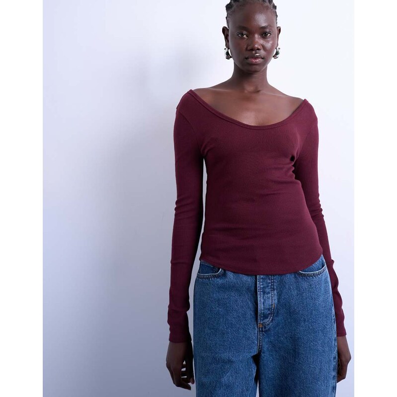 Topshop rib v-neck long sleeve curved hem top in burgundy-Red