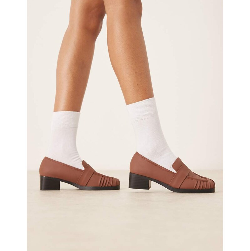 RAID Aarvi square toe loafers in brown 113261861