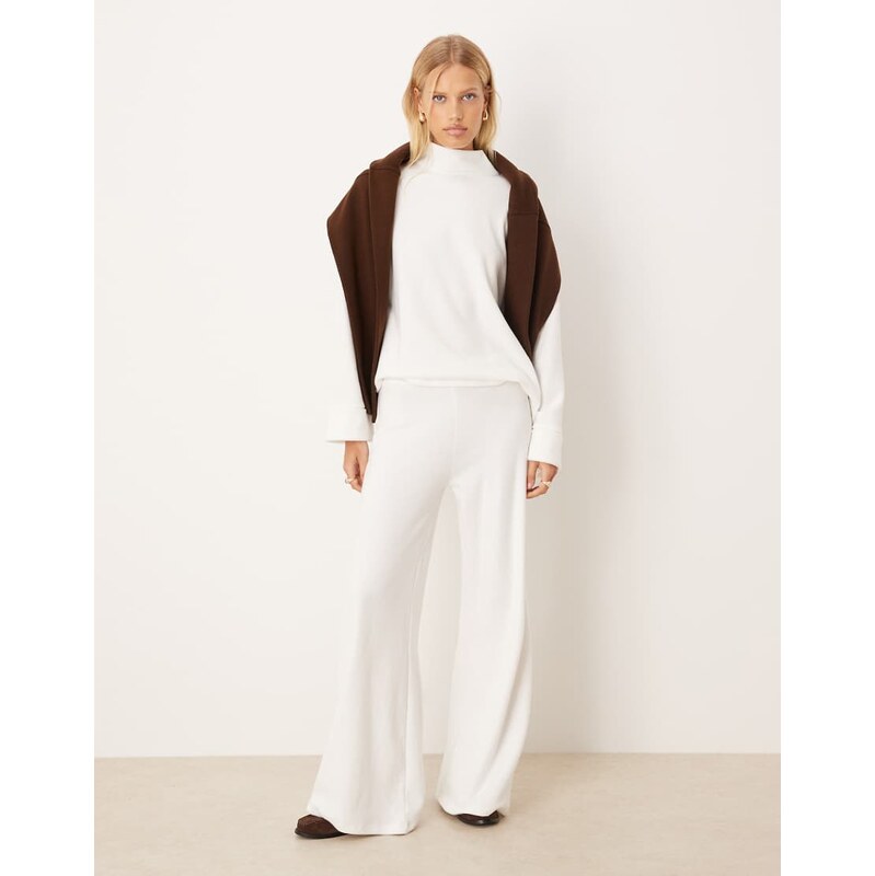 ASOS DESIGN Supersoft wide leg trouser in winter white - WHITE 108091464