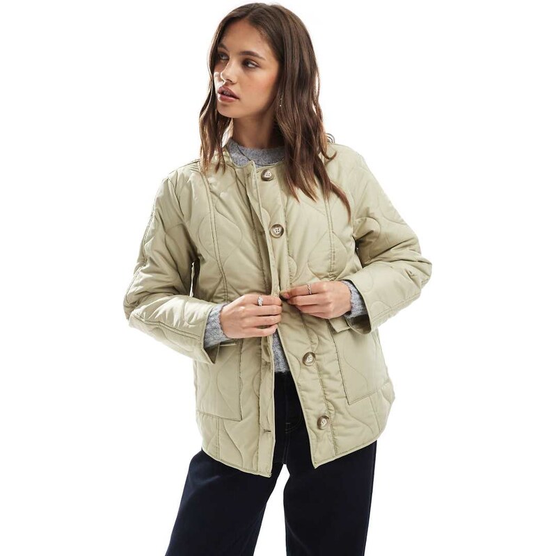 Vero Moda onion quilted short jacket with pockets in cream-White 114476590