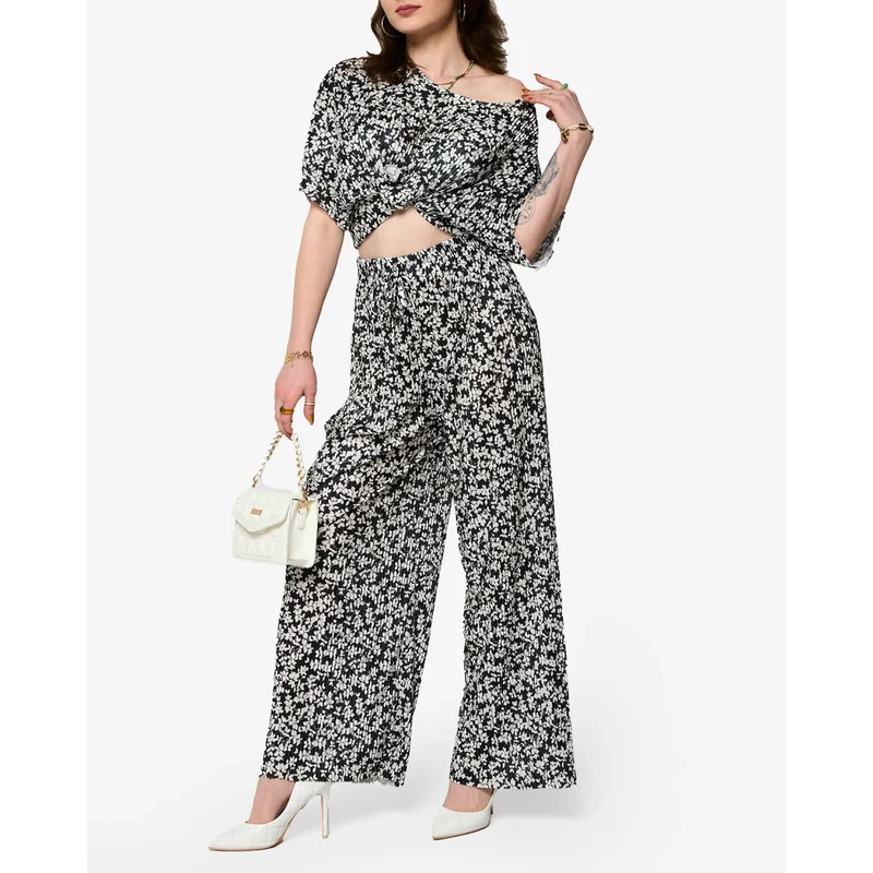 Resti Womens black floral pleated set - Clothing