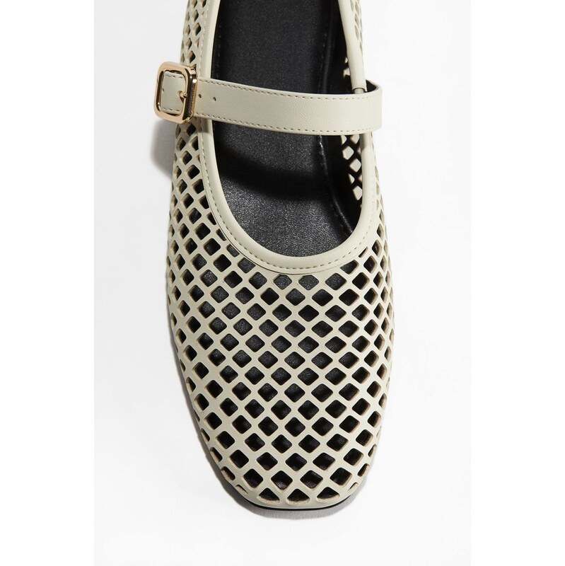 H&M - Perforované balerínky Mary Jane - béžová 108171741