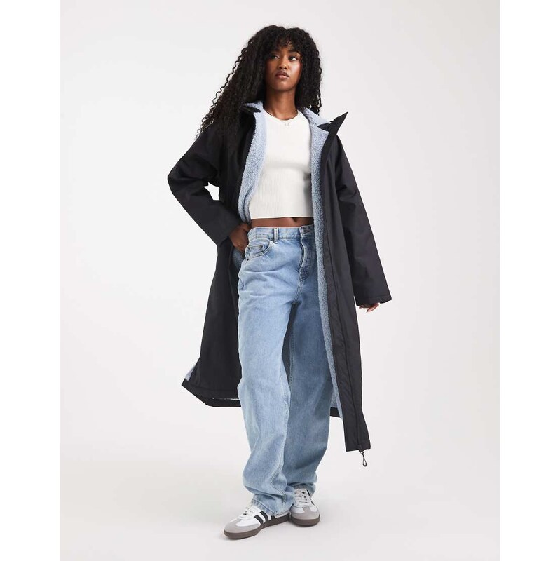 ASOS DESIGN longline fleece lined rain coat in black and blue-No 113467107