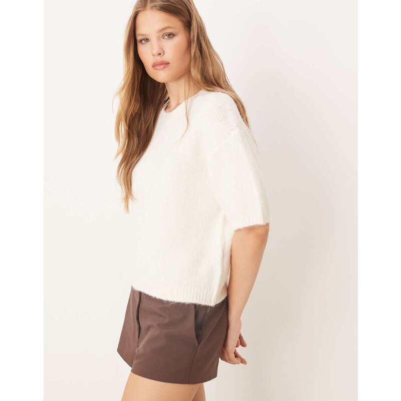 Gina Tricot short sleeve crew neck midweight knitted top in off