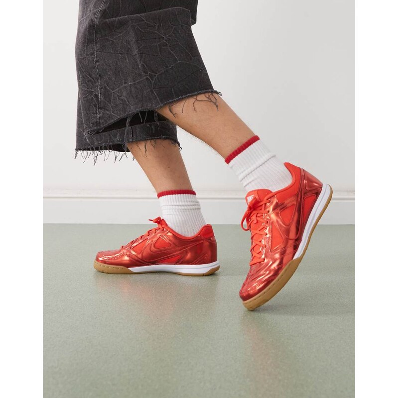 Nike Gato LV8 trainers in red