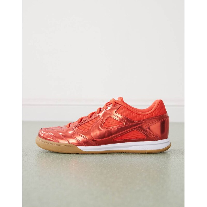 Nike Gato LV8 trainers in red