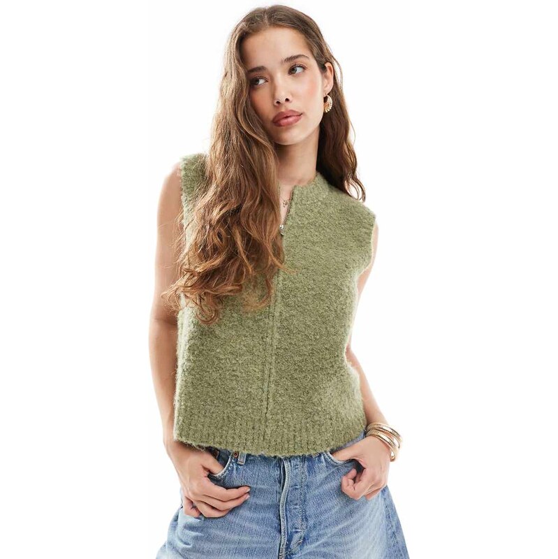 Daisy Street zip through boucle crew neck vest in olive-Green 108190156