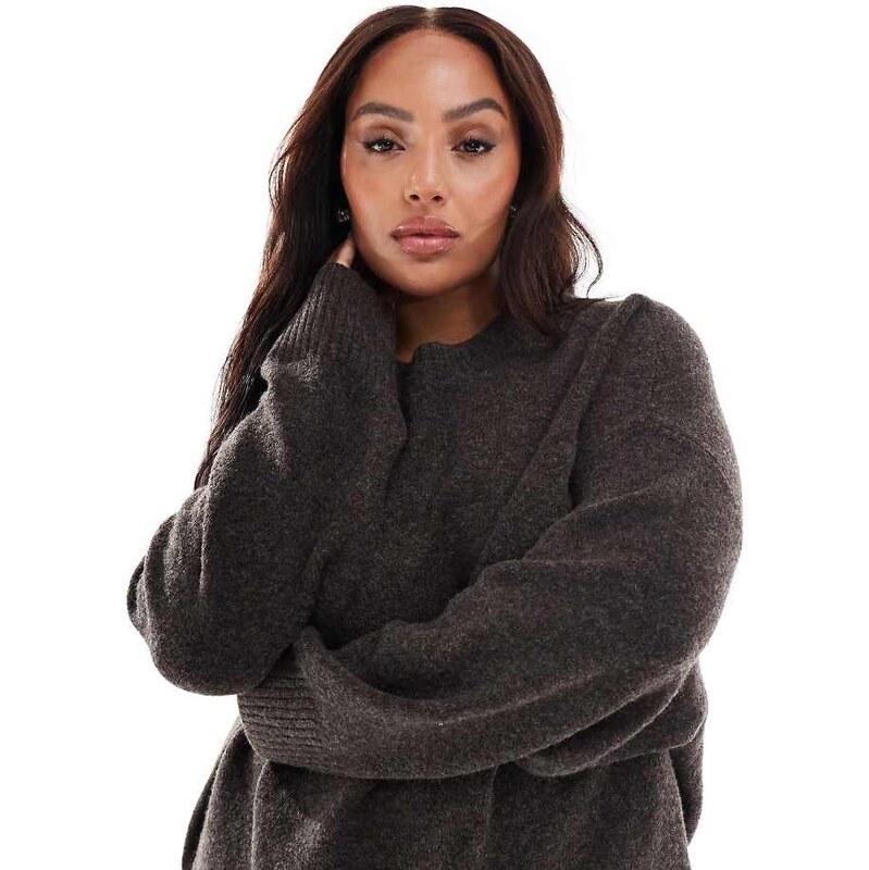 Vero Moda Curve soft o-neck oversized jumper in chocolate