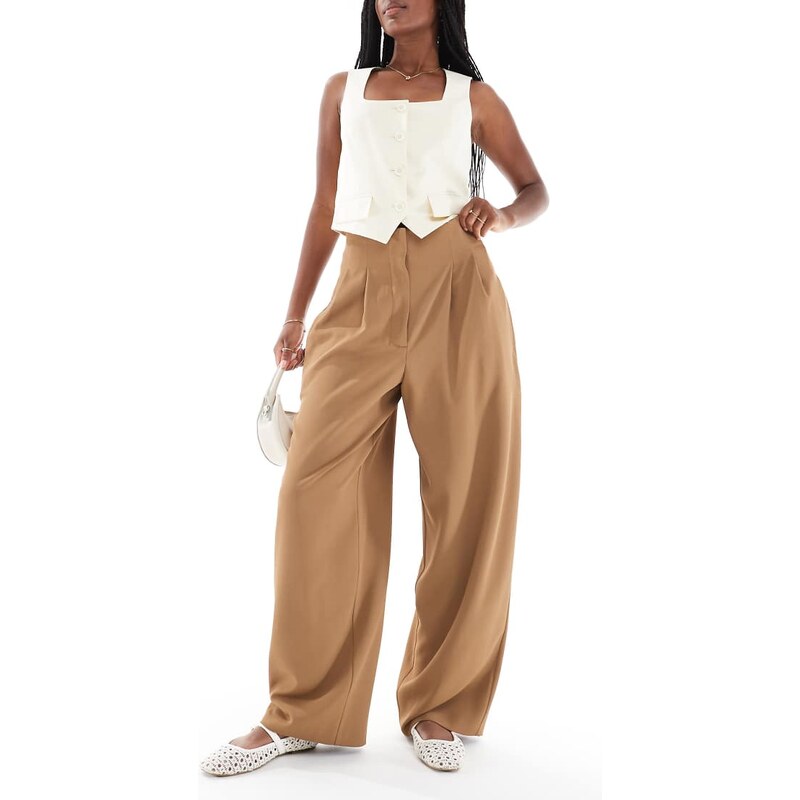 Miss Selfridge tailored barrel leg trouser in tobacco-Neutral